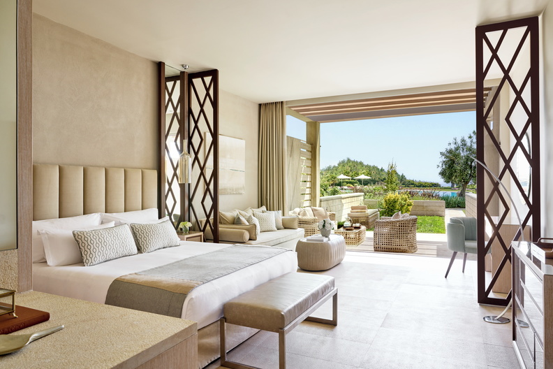 Tiara Holidays - Sani Dunes - junior suite private garden pool view